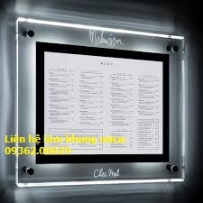 Những mẫu khung mica treo tường sử dụng nhiều