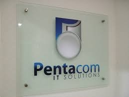 Biển quầy lễ tân-Biển quảng cáo in bằng chất liệu UV