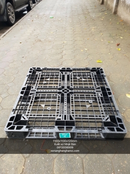 pallet nhựa cũ và mới
