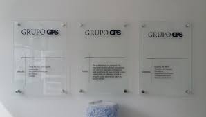 Biển quầy lễ tân-Biển quảng cáo in bằng chất liệu UV