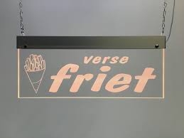 Ưu điểm của các loại biển open close treo cửa bằng mica