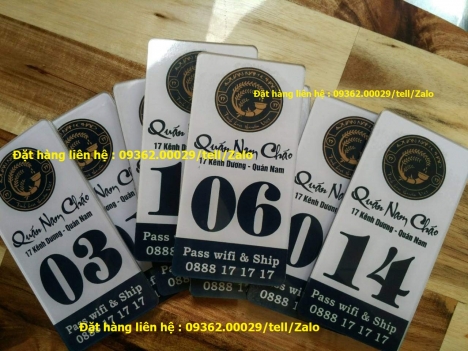 Nhận gia công thẻ số để bàn- Biển số bàn bằng mica