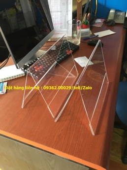 Nhận gia công thẻ số để bàn- Biển số bàn bằng mica