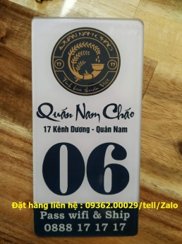 Nhận gia công thẻ số để bàn- Biển số bàn bằng mica