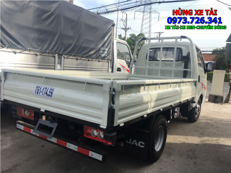 Xe tải JAC 1 tấn máy dầu thùng dài 3m2.