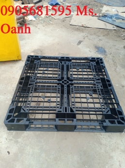 Thanh lý Pallet nhựa ĐEN 1100x1100x120mm Mới đến 98% LH 0905681595