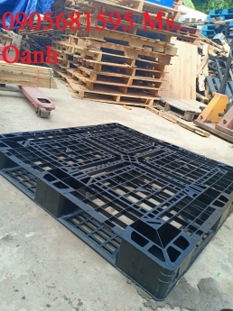 Thanh lý Pallet nhựa ĐEN 1100x1100x120mm Mới đến 98% LH 0905681595