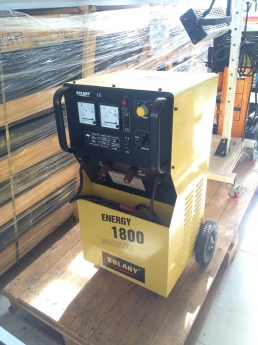 Máy nạp ắc quy và hỗ trợ khởi động,hàng có sẵn,giá rẻ toàn quốc.