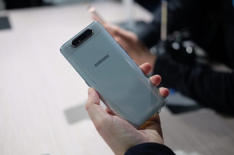 Khám phá Samsung galaxy A80- Nhận quà liền tay.