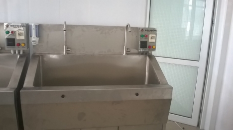 Sản xuất tủ sấy, tủ ấm, nồi hấp tiệt trùng, bồn rửa tay vô trùng, máy sắc thuốc đông y