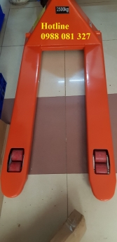 Xe nâng 2500kg giá rẻ tại Hà Nội