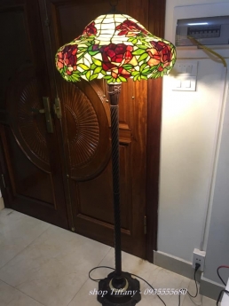 Đèn sàn trang trí Tiffany Hoa mẫu đơn.