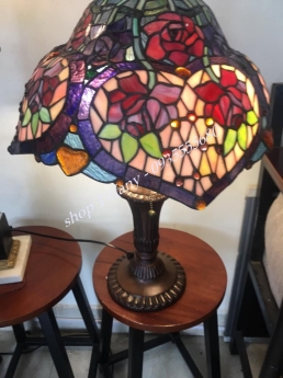 Đèn Bàn Ngủ Tiffany Châu Âu.