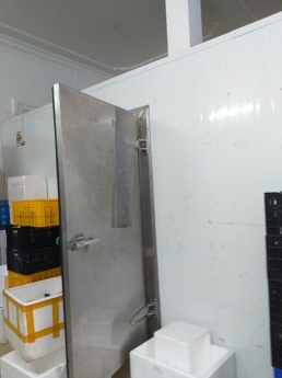 Bán kho lạnh cũ kích thước: dài 5m rộng 3m cao 2,5m