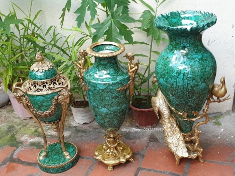 Bình sứ nhập ngoại đẹp tuyệt vời.