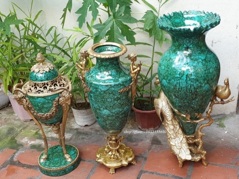 Đôi bình sứ Bỉ màu xanh của đá Malachite
