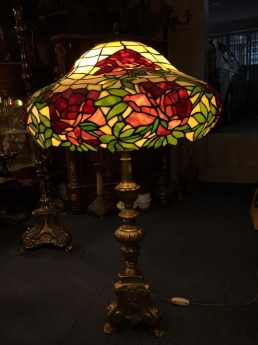Đèn bàn Tiffany hoa hồng Charlotte