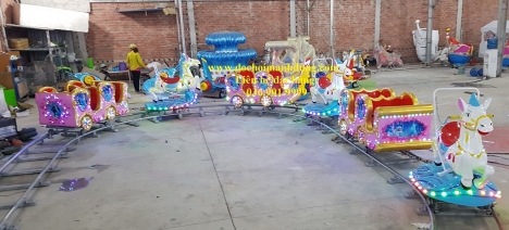 Đồ chơi trẻ em:Ô Tô Điện Đụng, Xe Lửa Con Ngưa Kéo, Xe Lửa Con Vịt...