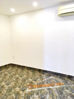 Nhà 1 lầu đẹp 32m2 mặt tiền hẻm 1136 HTP , Quận  7