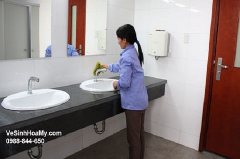 Vệ sinh công nghiệp văn phòng tại Hà Nội