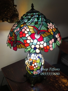 Đèn Tiffany hai thân hoa bướm.