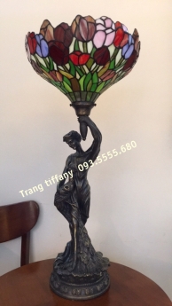 Tượng đèn hoa tuy lip