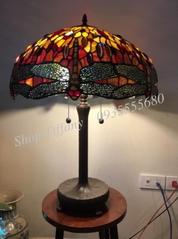 Đèn Tiffany họa tiết chuồn cam rực rỡ