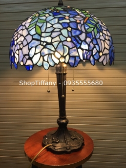 Đèn Tiffany hoa đậu chân đồng Mỹ cổ