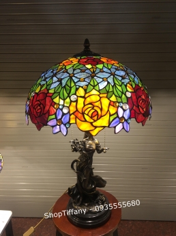 Đèn Tiffany hoa hồng Mỹ cổ