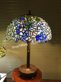 Đèn bàn Tiffany hoa đậu xanh