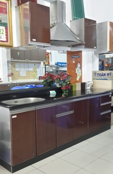 Kệ bếp inox Toan Mỹ trưng bày