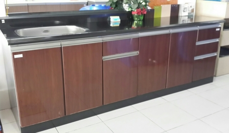 Kệ bếp inox Toan Mỹ trưng bày