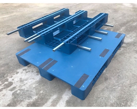 Pallet nhựa mới có lõi thép