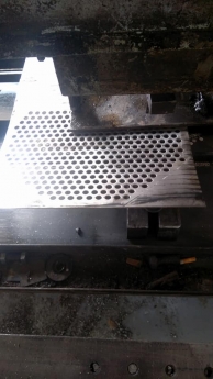 gia công thép đục lỗ dày 1mm