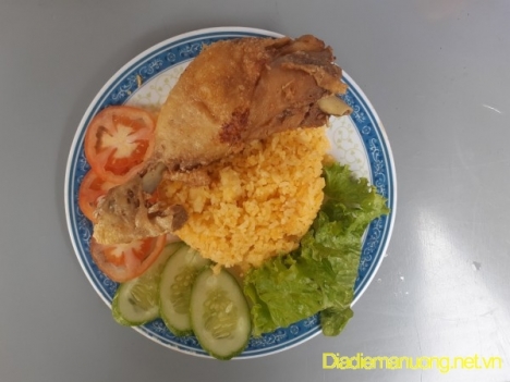 Quán Cơm Gà Xối Mỡ Ngon Quận 3