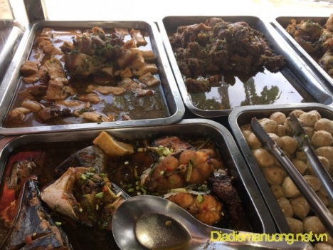 Quán Cơm Bình Dân, Hủ Tiếu Ngon Trần Não Quận 2