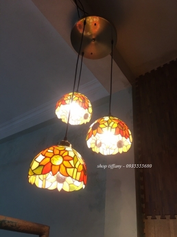 Đèn thả tiffany hoạ tiết hoa hướng dương.