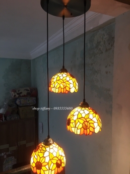 Đèn thả tiffany hoạ tiết hoa hướng dương.