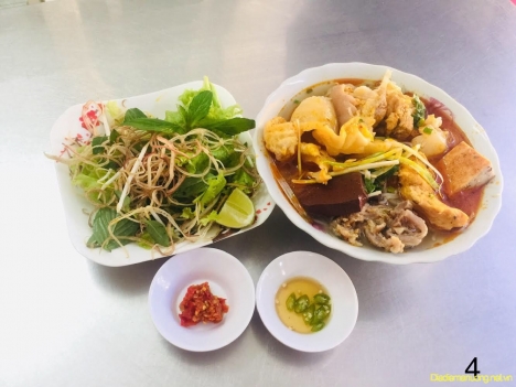 Quán Banh Canh Bột Gạo Chả 7 Món