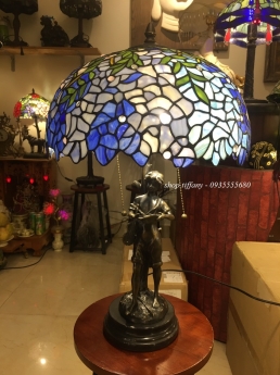 Đèn Tượng đồng mỹ hoạ tiết hoa đậu tía.