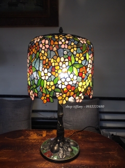 Đèn tiffany hoa đậu rủ chân đồng Mỹ