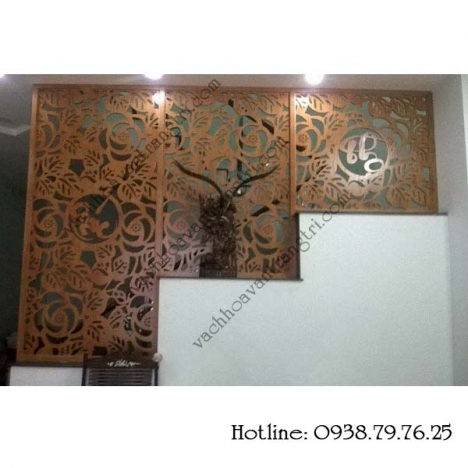 Che cầu thang bằng vách ngăn gỗ hoa văn cnc đẹp mắt