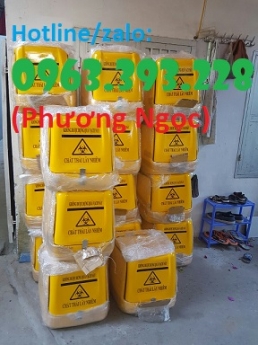 Thùng chở rác thải y tế nguy hại sau xe máy. thùng vận chuyển chất thải lây nhiễm