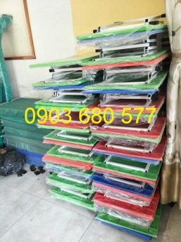 Cần bán bàn nhựa chữ nhật gập chân cho trẻ nhỏ mầm non