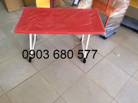 Cần bán bàn nhựa chữ nhật gập chân cho trẻ nhỏ mầm non