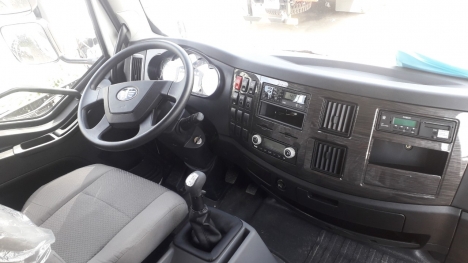 Xe tải thùng siêu dài 7 tấn 2 dài 9.8m