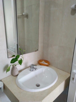 Chính chủ cho thuê căn hộ khép kín trong tòa nhà 5 tầng tại số 30A, ngõ 620, Lạc Long Quân, Tây Hồ,