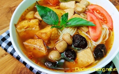 Quán Hủ Tiếu Mì, Mì Vịt Tiềm Ngon Nguyễn Sơn Tân Phú