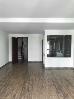 Chính chủ bán gấp nhà Hồ Tùng Mậu,xe ba gác đỗ cửa,lô góc 2 mặt thoáng.lh 0963828886