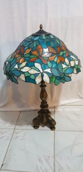 Đèn Tiffany hoa Trạng Nguyên cổ Pháp